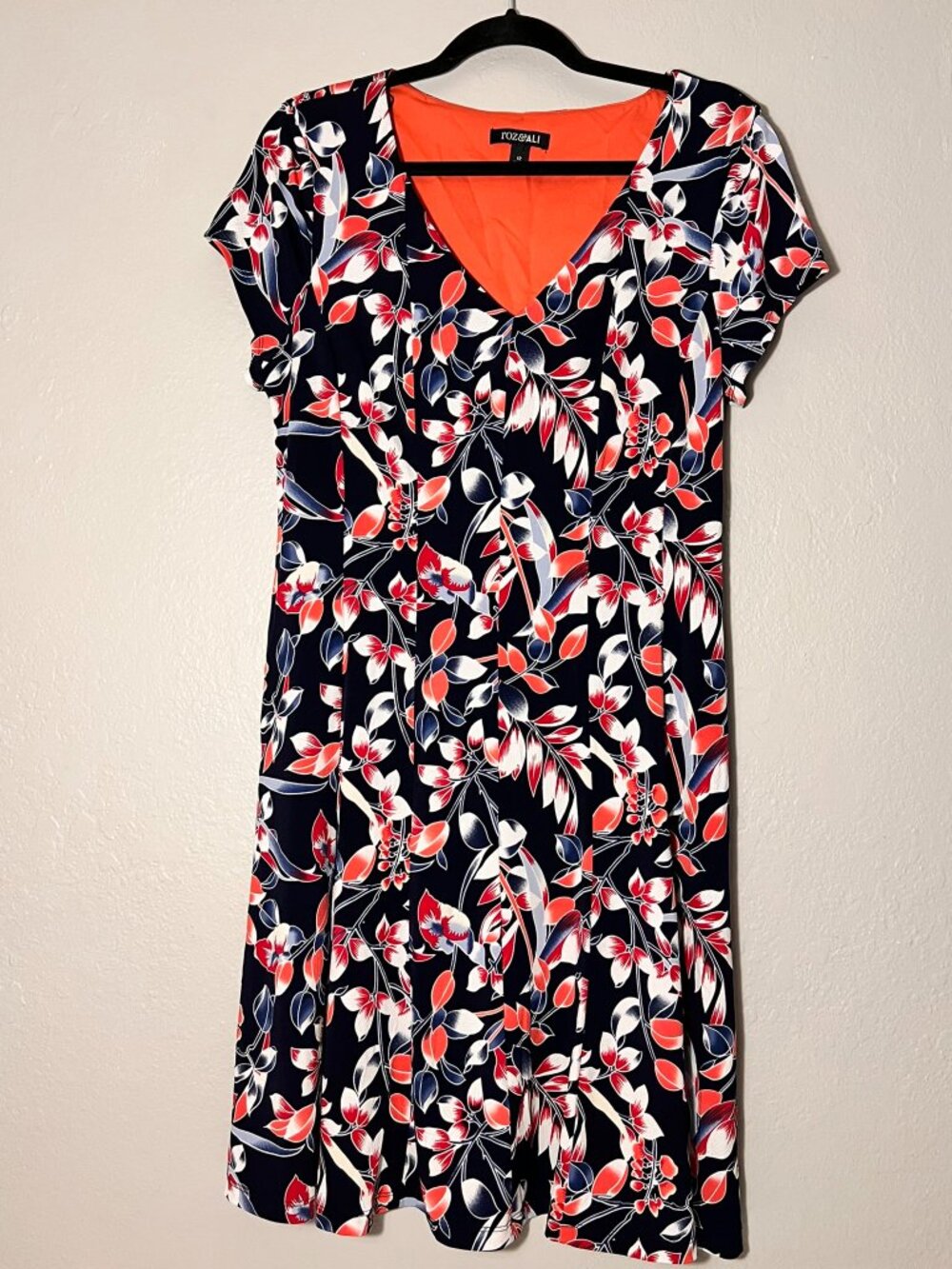 NWOT Size 12 Roz & Ali Floral Dress